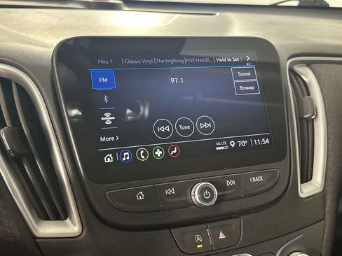 Used 2025 Chevrolet Malibu LT FWD image 16