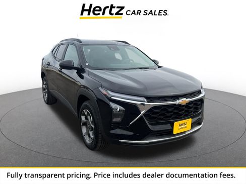 Used 2025 Chevrolet Trax LT FWD image 1