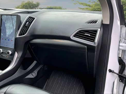 Used 2022 Ford Edge SEL w/ Convenience Package AWD/4WD image 16