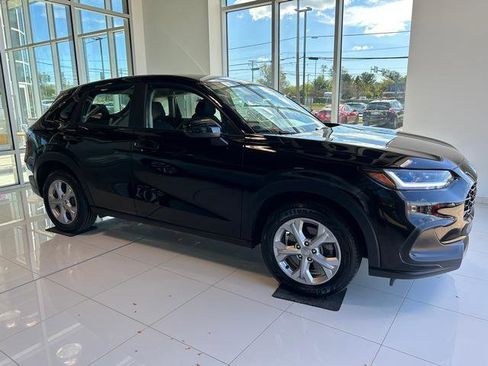 Used 2023 Honda HR-V LX image 6