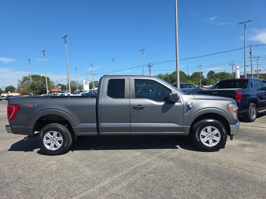 Used 2022 Ford F150 XLT AWD/4WD image 3