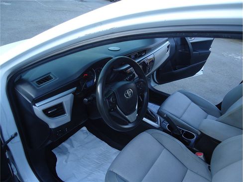 Used 2015 Toyota Corolla LE FWD image 21