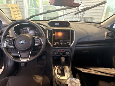 Used 2018 Subaru Impreza 2.0i Premium w/ Popular Package #1 AWD/4WD image 11