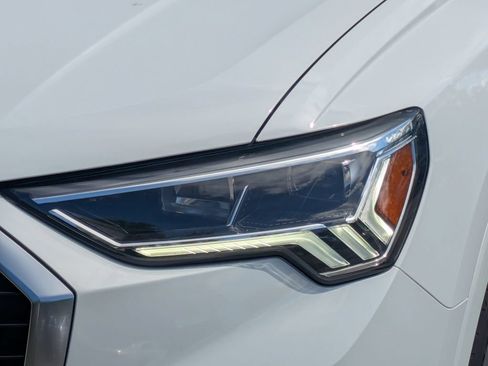 Used 2023 Audi Q3 2.0T Premium Plus w/ Premium Plus Package AWD/4WD image 9