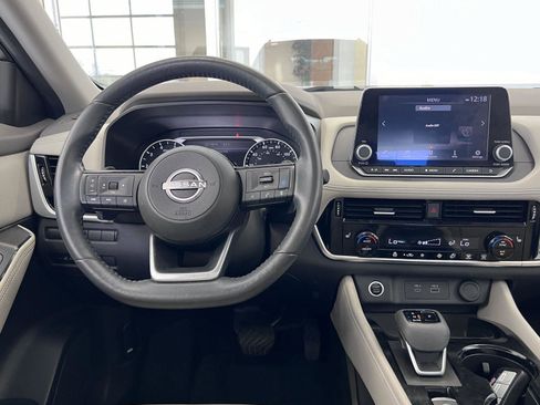 Used 2023 Nissan Rogue SL AWD/4WD image 6