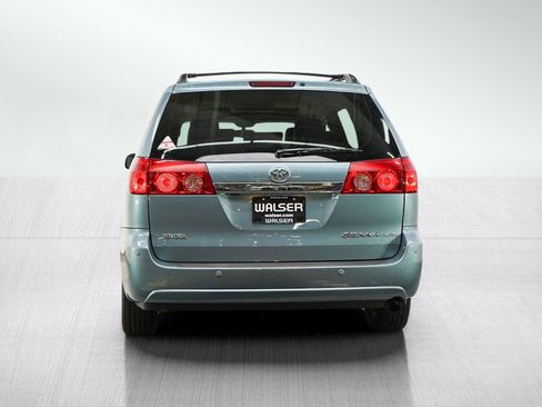 Used 2008 Toyota Sienna XLE Limited FWD image 4