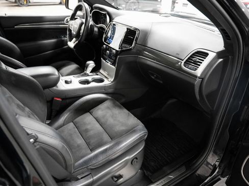 Used 2019 Jeep Grand Cherokee SRT w/ Trailer Tow Group IV AWD/4WD image 23