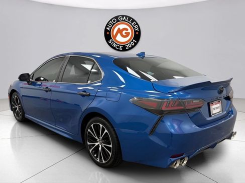 Used 2019 Toyota Camry SE FWD image 6