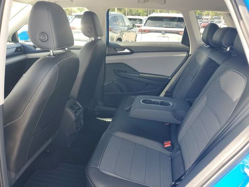 Certified 2023 Volkswagen Taos SE w/ Black Wheel Package FWD image 16