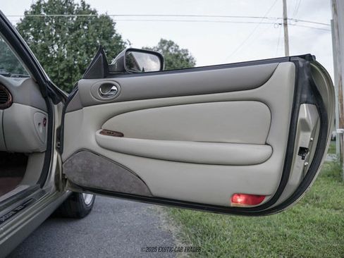Used 1999 Jaguar XK8 Convertible image 44