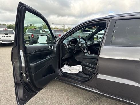 Used 2020 Jeep Grand Cherokee Altitude AWD/4WD image 10