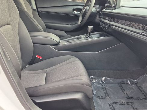 Used 2025 Honda Accord LX image 9