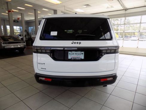 New 2026 Jeep Grand Wagoneer Limited AWD/4WD image 5