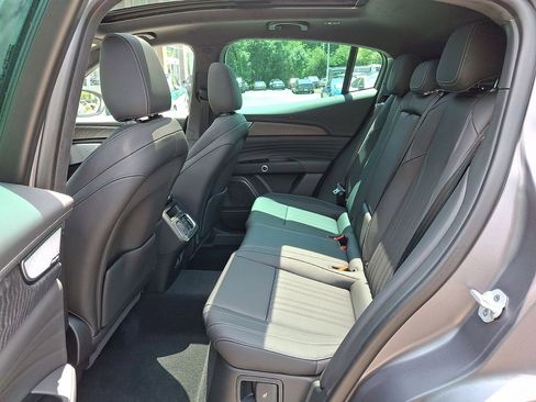 New 2025 Maserati Grecale GT image 13