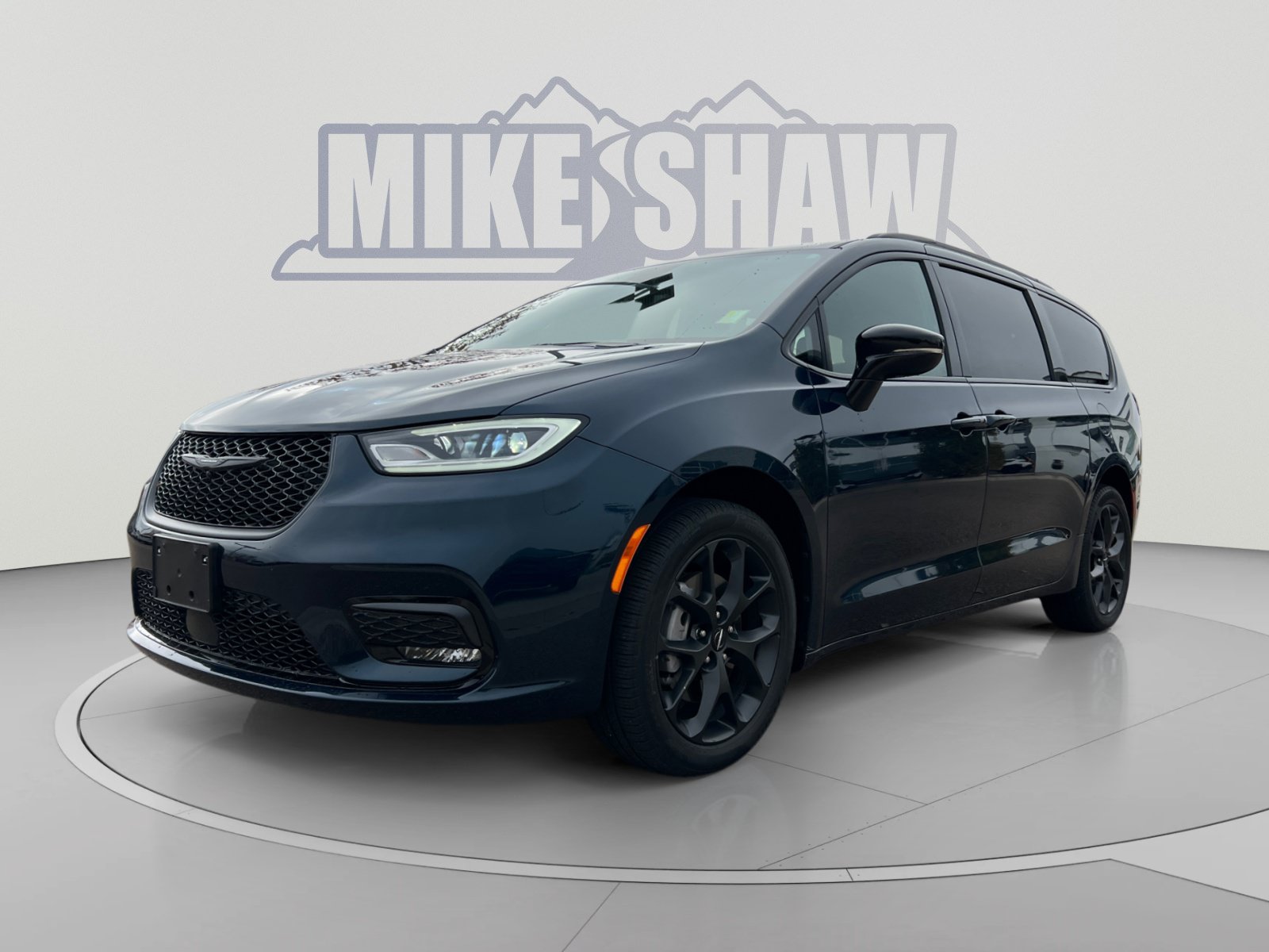 Used 2024 Chrysler Pacifica Touring-L w/ S Appearance Package AWD/4WD image 1
