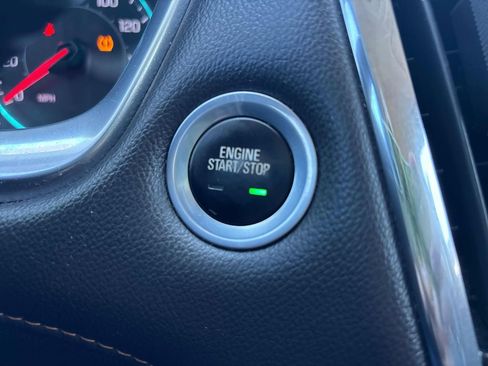 Used 2018 Chevrolet Traverse LT image 18