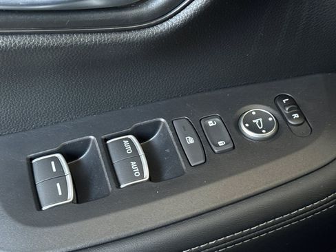 Used 2026 Honda HR-V EX-L image 13