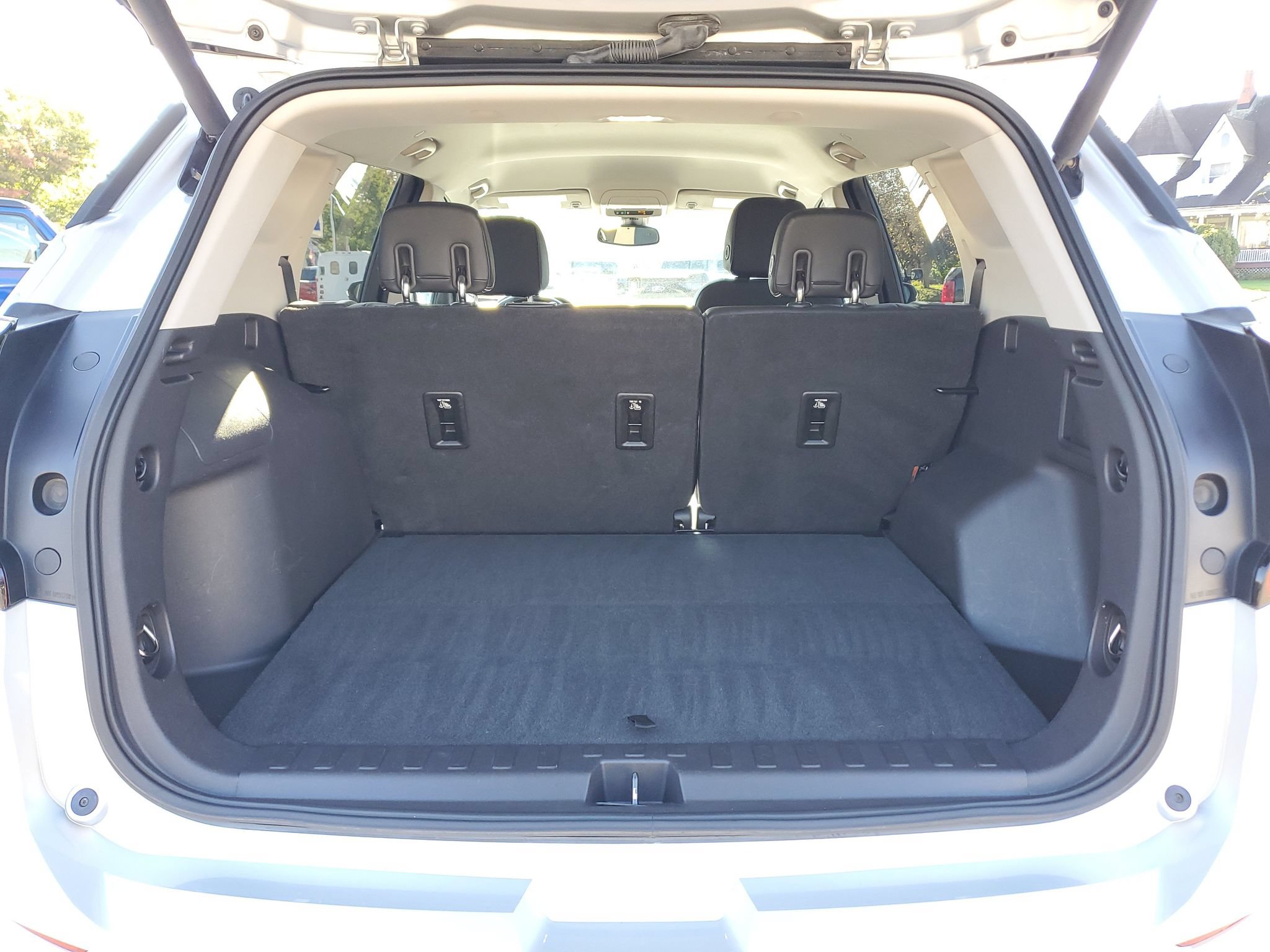 Used 2019 GMC Terrain Denali w/ Advanced Safety Package FWD image 9