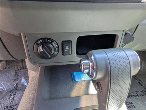 Used 2013 Nissan Frontier SV image 16