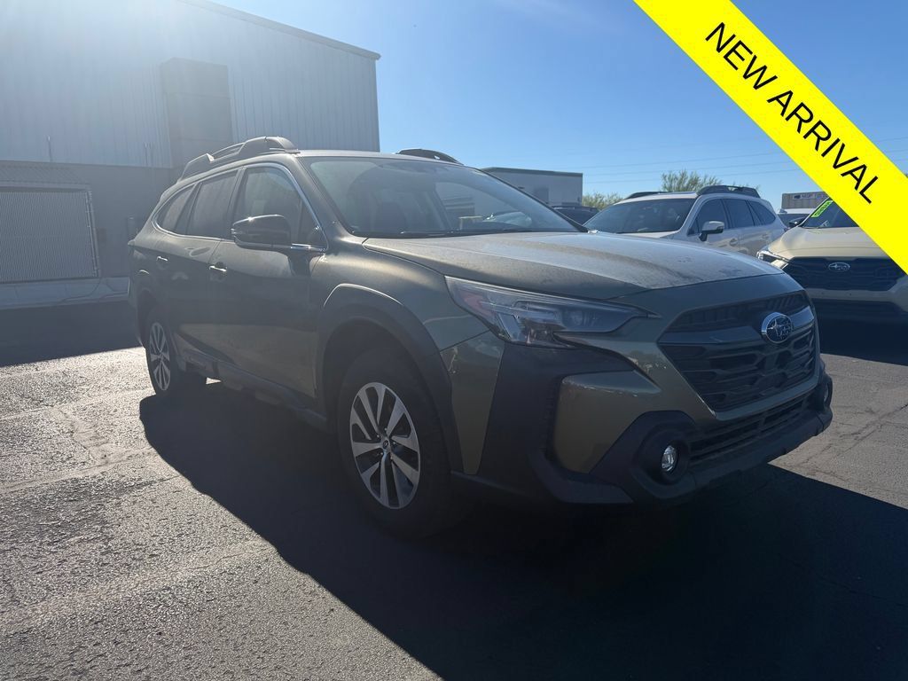Used 2025 Subaru Outback Premium AWD/4WD image 1