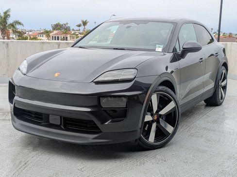 New 2025 Porsche Macan 4 Electric image 1