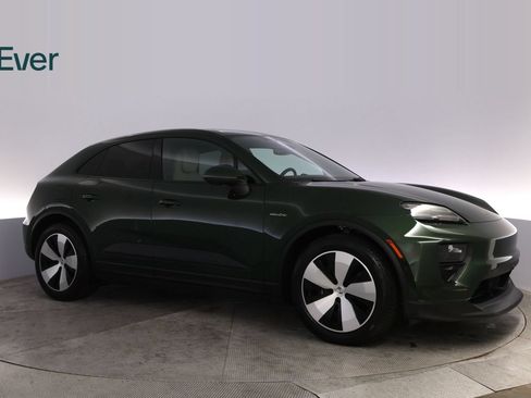 Used 2025 Porsche Macan Electric RWD image 14