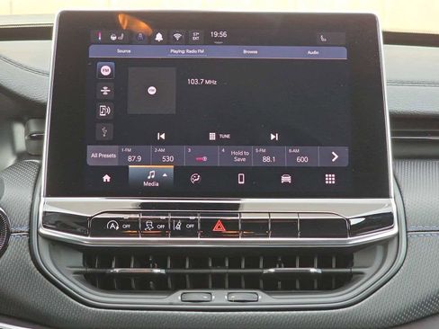 New 2026 Jeep Compass Latitude image 17