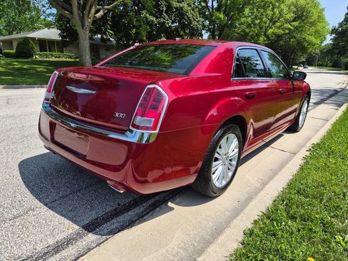 Used 2014 Chrysler 300 AWD w/ Driver Convenience Group image 5