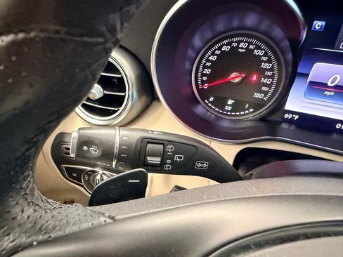 Used 2019 Mercedes-Benz GLC 300 image 39