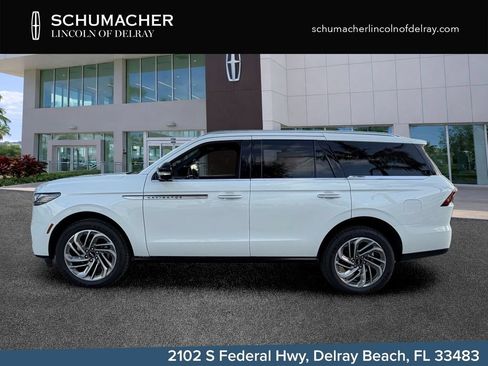 New 2026 Lincoln Navigator Reserve AWD/4WD image 4