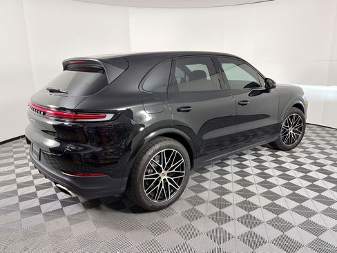 Used 2026 Porsche Cayenne AWD/4WD image 9