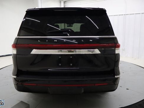 Used 2022 Lincoln Navigator L Reserve image 4