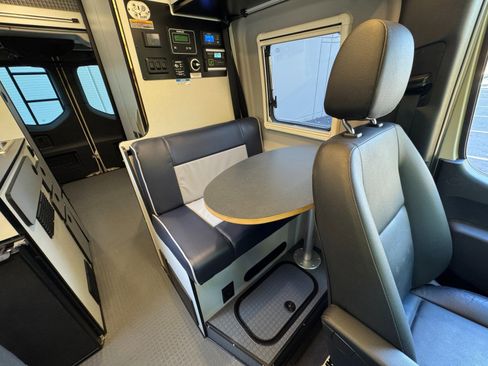 Used 2020 Mercedes-Benz Sprinter 2500 w/ Premium Plus Package image 73