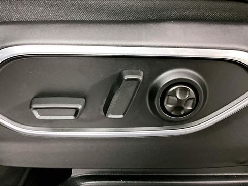 Used 2024 Jeep Wagoneer Series II w/ Premium Group I RWD image 30
