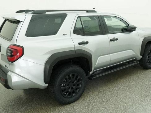 Used 2026 Toyota 4Runner SR5 RWD image 9