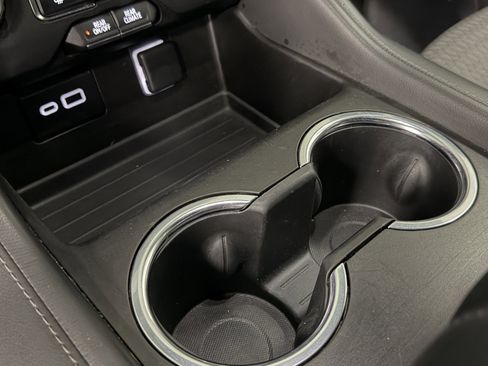 Used 2023 Chevrolet Suburban LS image 33