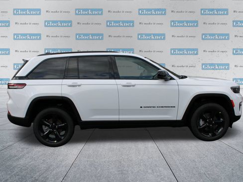 New 2025 Jeep Grand Cherokee Limited w/ Luxury Tech Group II AWD/4WD image 4
