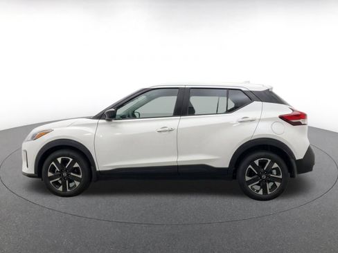 Used 2026 Nissan Kicks SV w/ Cold Weather Package AWD/4WD image 4