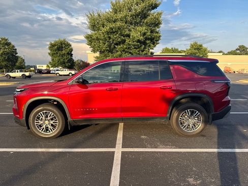 Used 2026 Chevrolet Traverse LT FWD image 15