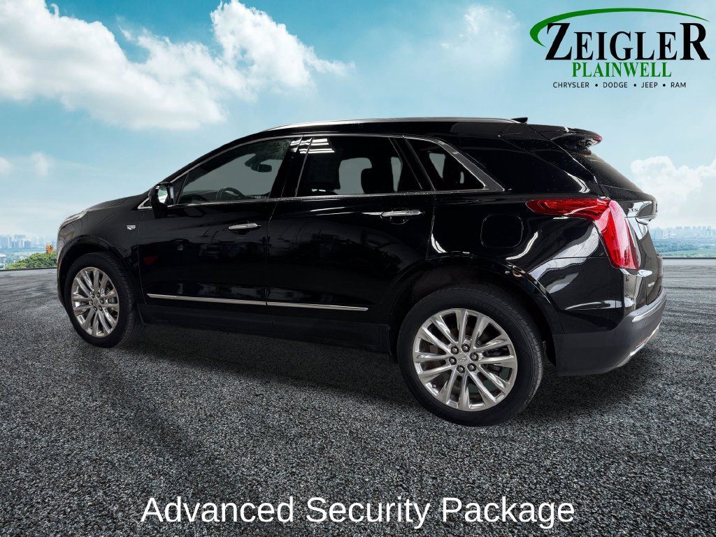 Used 2017 Cadillac XT5 Platinum AWD/4WD image 3