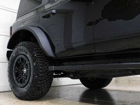 Used 2024 Ford Bronco Wildtrak image 11