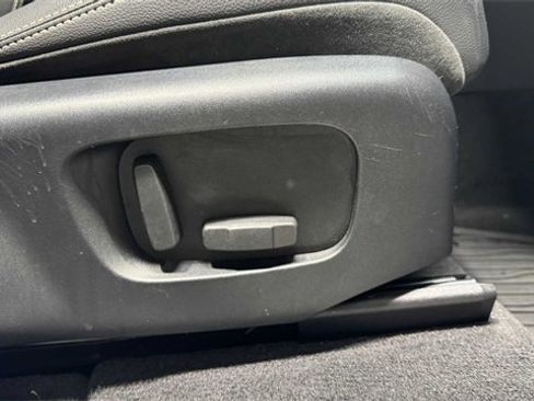 Used 2019 Land Rover Range Rover Velar R-Dynamic SE image 14