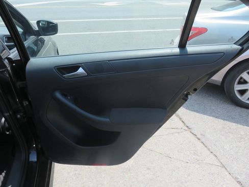 Used 2011 Volkswagen Jetta S FWD image 28