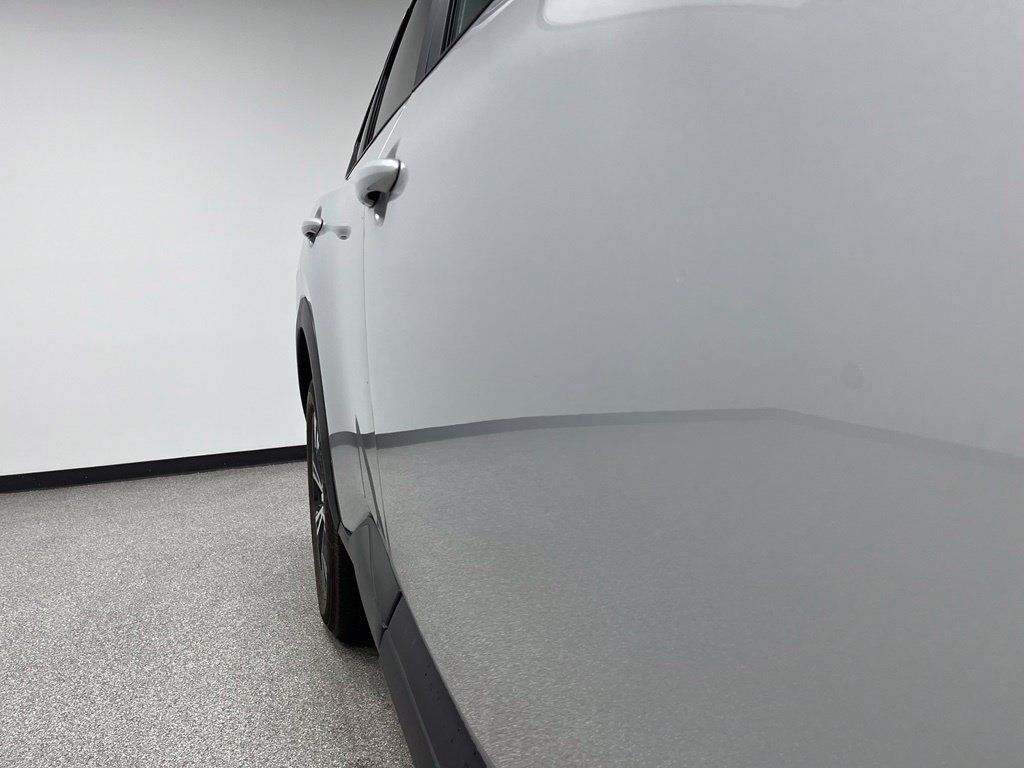 Used 2023 Nissan Rogue SV AWD/4WD image 12