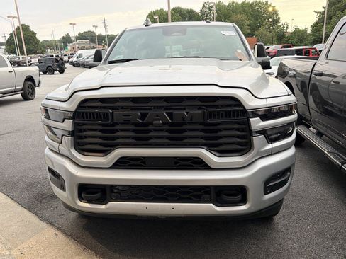 Used 2026 RAM 2500 Big Horn AWD/4WD image 2