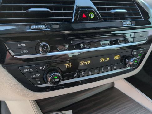 Used 2018 BMW M550i xDrive AWD/4WD image 18