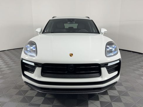 Certified 2026 Porsche Macan AWD/4WD image 6