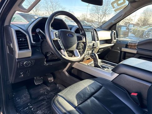 Used 2019 Ford F150 Lariat image 17