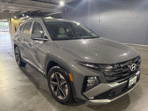 Used 2025 Hyundai Tucson SEL FWD image 3