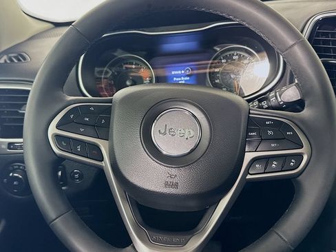 Certified 2022 Jeep Cherokee Limited AWD/4WD image 14